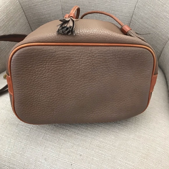 📌 SOLD Vintage Dooney & Bourke Drawstring Bag British Tan Brown Mushroom RARE - Picture 15 of 16